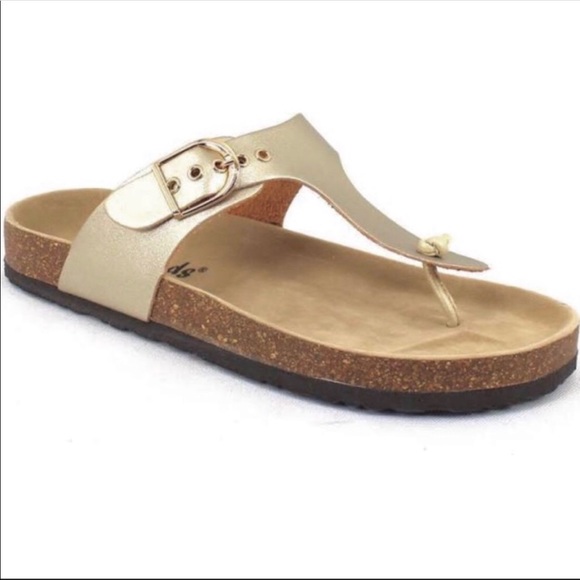 Outwoods Shoes - 🍒 2/$20 Last Pair! Size 10 Outwoods Gold Sandal